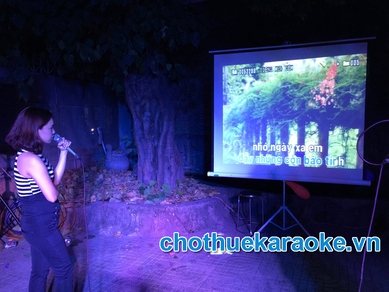 Cho thuê máy chiếu màn chiếu hát karaoke